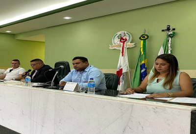 VEREADORES PARTICIPAM DE REUNIÃO EXTRAORDINÁRIA NA CÂMARA