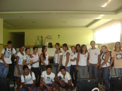 Alunos do 1º e do 2º ano da Escola Joseph Hein visitam a Câmara Municipal