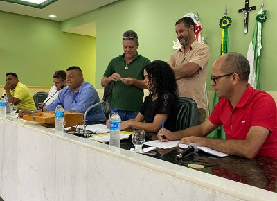 CÂMARA DE VÁRZEA DA PALMA REALIZA 1ª REUNIÃO EXTRAORDINÁRIA